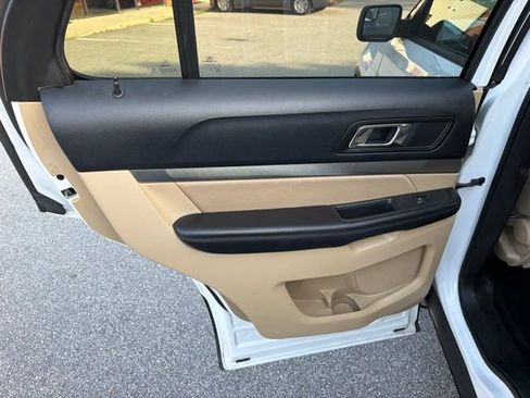 Used 2016 Ford Explorer FWD image 29