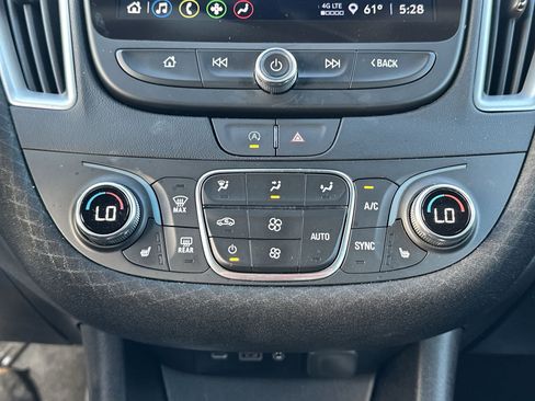 Used 2025 Chevrolet Malibu LT image 16