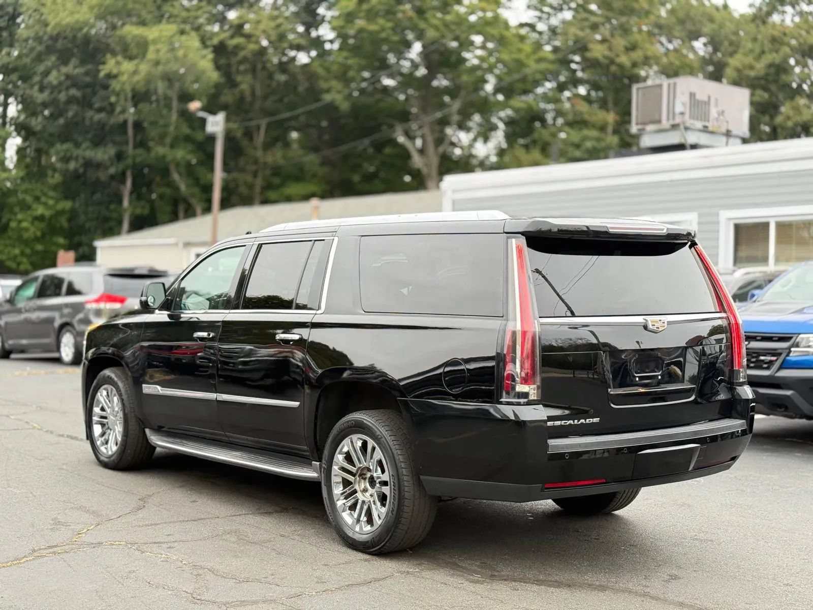 Used 2016 Cadillac Escalade ESV 2WD image 8
