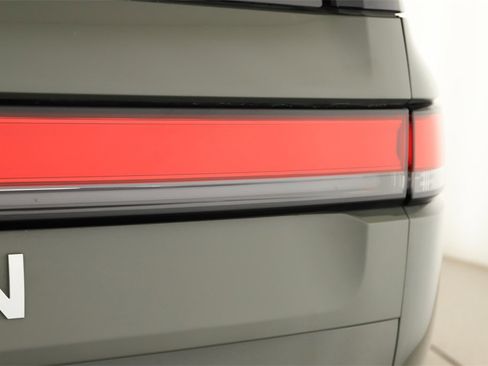 Used 2022 Rivian R1S Launch Edition image 30