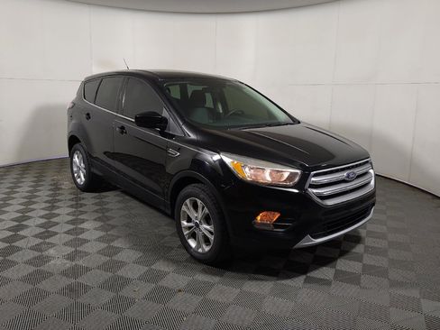 Used 2017 Ford Escape SE FWD image 14