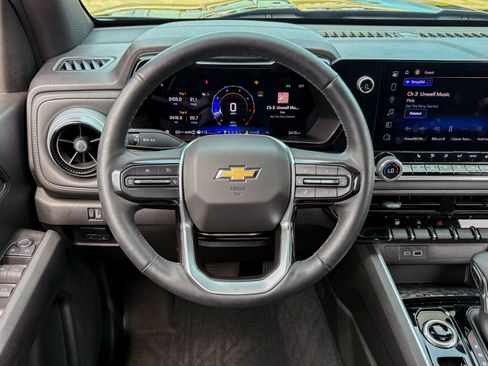 Used 2024 Chevrolet Colorado LT w/ LT Convenience Package III AWD/4WD image 18