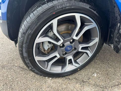 Used 2020 Ford EcoSport SES w/ SES Black Appearance Package image 11