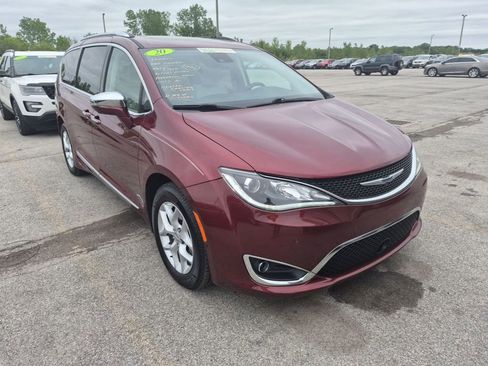 Used 2020 Chrysler Pacifica Limited w/ Advanced Safetytec Group FWD image 7