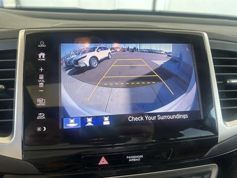 Used 2017 Honda Pilot Touring image 22