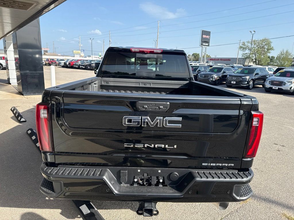 Certified 2026 GMC Sierra 2500 Denali Ultimate AWD/4WD image 4