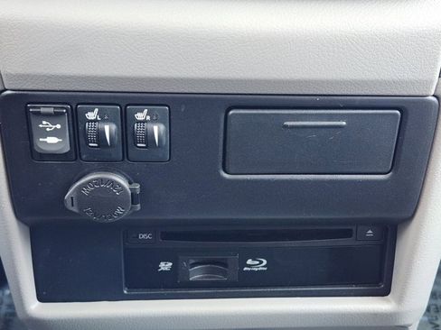 Used 2017 Toyota Sienna XLE Premium image 19