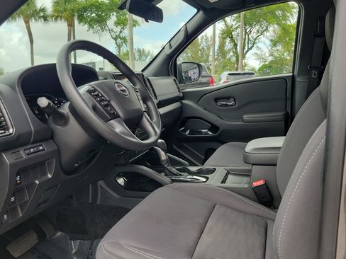 Used 2023 Nissan Frontier SV w/ Midnight Edition Package RWD image 11