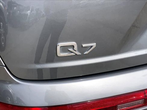 Used 2018 Audi Q7 3.0T Prestige AWD/4WD image 10