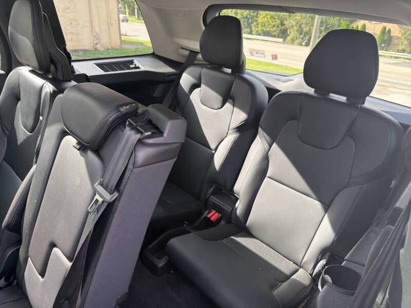 Used 2020 Volvo XC90 T5 Momentum AWD/4WD image 12