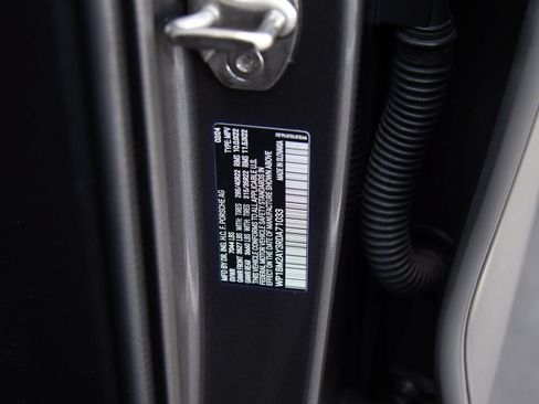 Certified 2024 Porsche Cayenne Turbo AWD/4WD image 11
