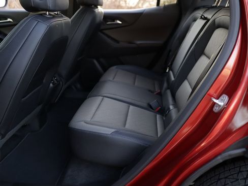 Used 2025 Chevrolet Equinox LT w/ Convenience Package II image 26