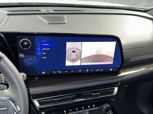 New 2026 Chevrolet Traverse High Country FWD image 19