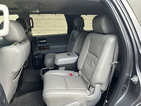 Used 2015 Toyota Sequoia Platinum AWD/4WD image 14