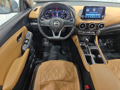 Used 2025 Nissan Sentra SV w/ SV Premium Package FWD image 4