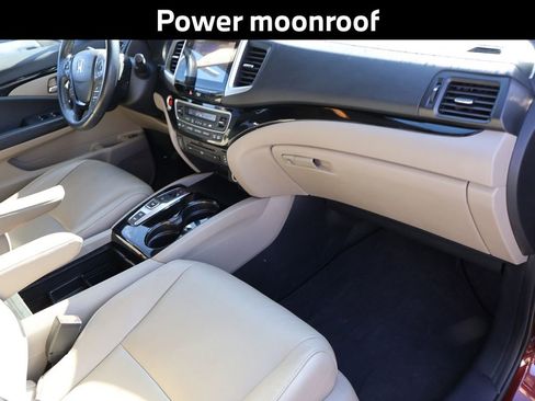 Used 2018 Honda Pilot Touring image 11