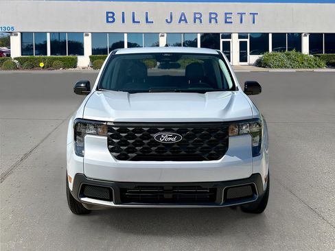New 2026 Ford Maverick XLT w/ XLT Luxury Package FWD image 2