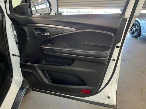 Used 2022 Honda Pilot Special Edition image 12