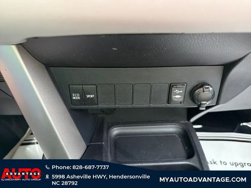 Used 2018 Toyota RAV4 XLE image 18