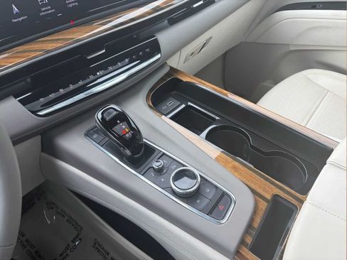 Certified 2023 Cadillac Escalade Sport Platinum w/ LPO, Floor Liner Package AWD/4WD image 18