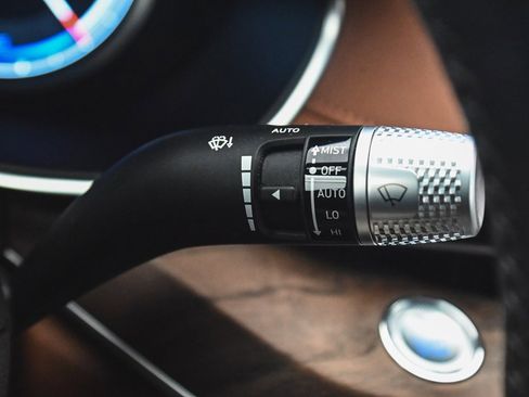 Used 2024 Genesis G80 image 28