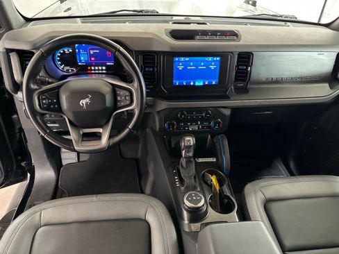 Used 2022 Ford Bronco Black Diamond image 19