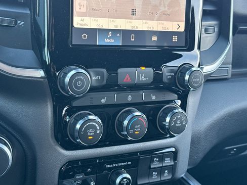 New 2026 RAM 1500 4x4 Crew Cab image 18