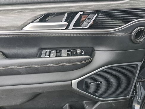 Used 2024 Jeep Wagoneer L Series II w/ Flexible Seating Group image 18