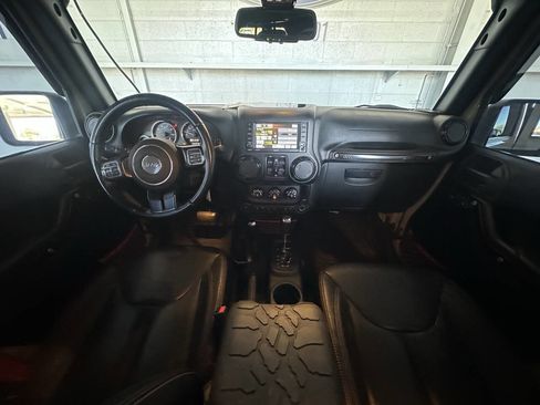 Used 2017 Jeep Wrangler Unlimited Rubicon image 29