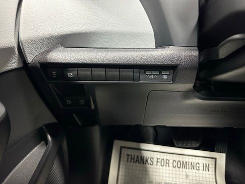 Used 2025 Toyota Sienna XLE image 18