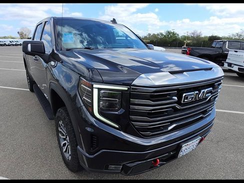Used 2022 GMC Sierra 1500 AT4 w/ AT4 Preferred Package image 4