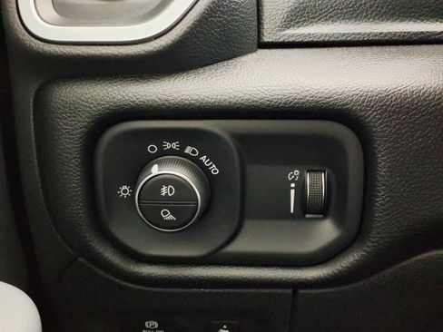 Used 2022 RAM 1500 Big Horn AWD/4WD image 22