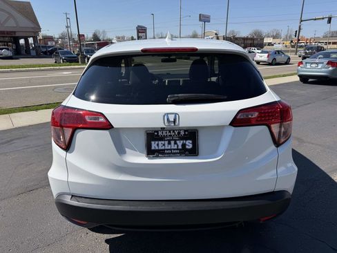 Used 2017 Honda HR-V EX image 4