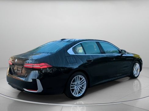 Used 2025 BMW 530i RWD image 28