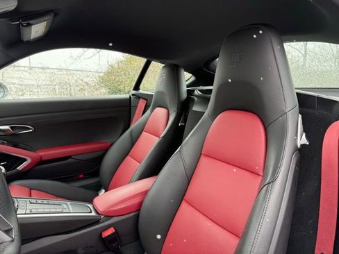 Used 2024 Porsche 718 Cayman w/ Premium Package image 13