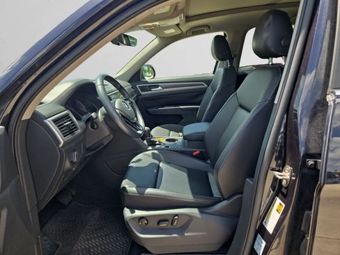 Used 2019 Volkswagen Atlas SE w/ Panoramic Sunroof Package FWD image 9