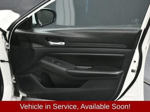 Used 2021 Nissan Altima 2.5 S FWD image 14