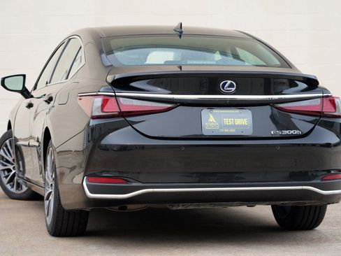Used 2021 Lexus ES 300h w/ Premium Package FWD image 5