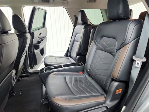 Used 2023 Nissan Pathfinder Platinum w/ Lighting Package (N93) image 42