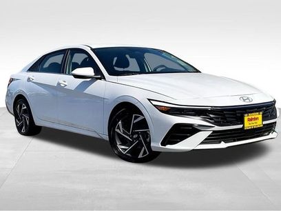 New 2025 Hyundai Elantra SEL