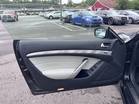 Used 2014 INFINITI Q60 Convertible w/ Premium Package RWD image 10