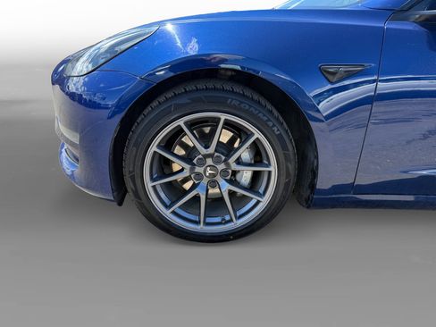 Used 2022 Tesla Model 3 image 9