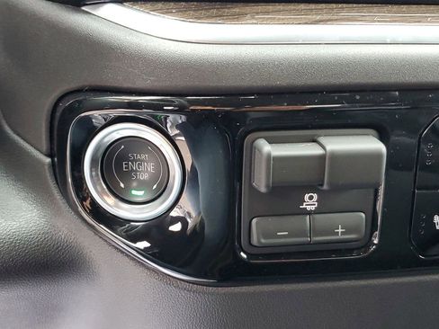 New 2026 GMC Sierra 1500 Elevation image 26