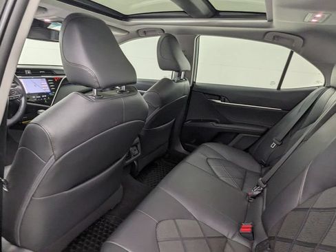 Used 2018 Toyota Camry XLE FWD image 35