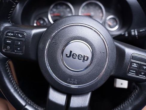 Used 2017 Jeep Wrangler Unlimited Sport image 17