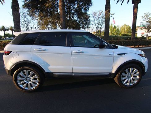 Used 2017 Land Rover Range Rover Evoque HSE AWD/4WD image 4