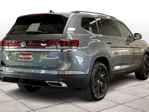 New 2025 Volkswagen Atlas SE image 4