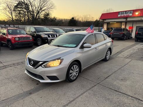 Used 2019 Nissan Sentra S image 1