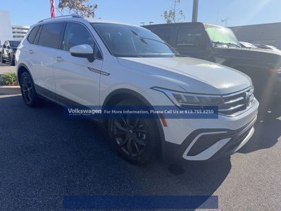 Certified 2022 Volkswagen Tiguan SE