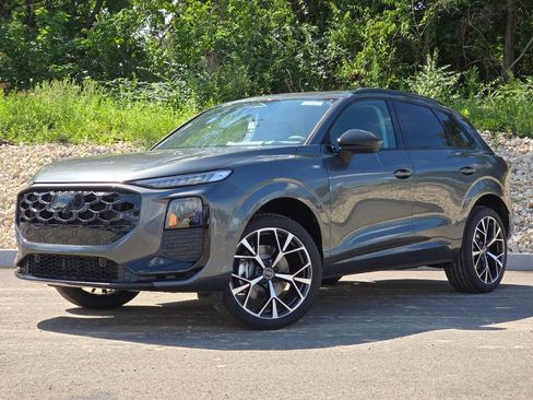 New 2026 Audi Q3 quattro 2.0T AWD/4WD image 1